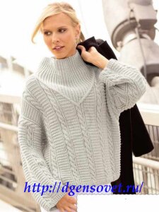 Светло-серый пуловер с косами и резинкой